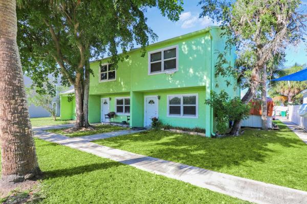 Galleon, 914 Shorewinds Dr, Fort Pierce, Florida 34949, image 1