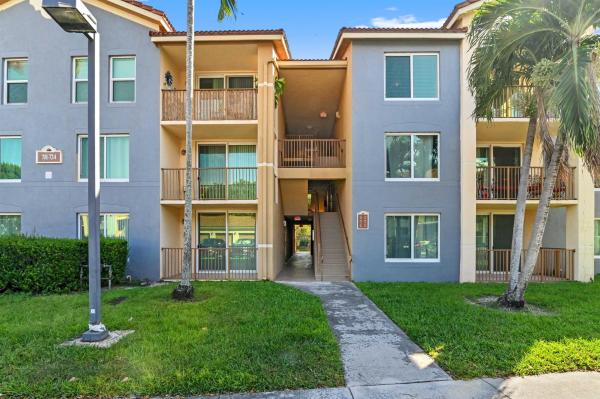 Mirabella Villas, 715 Villa Cir, Boynton Beach, Florida 33435, image 1