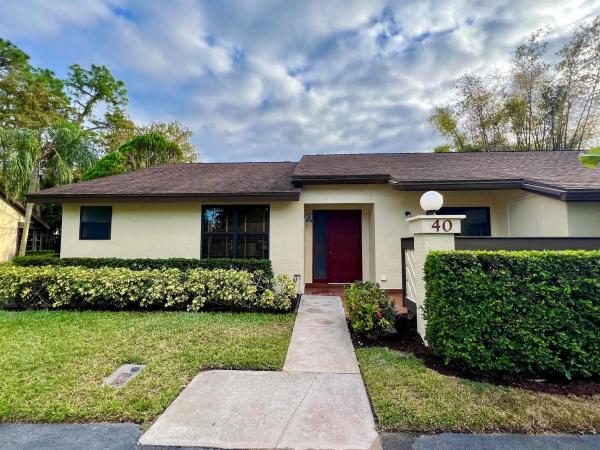 Strathmore Gate, 40 Copper Pod Ct, Royal Palm Beach, Florida 33411, image 1