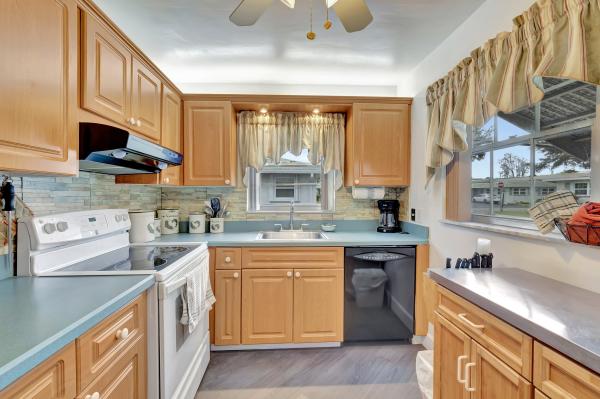 Country Manors, 401 Bluebird Ln, Delray Beach, Florida 33445, image 2