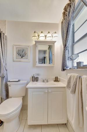 Country Manors, 401 Bluebird Ln, Delray Beach, Florida 33445, image 1