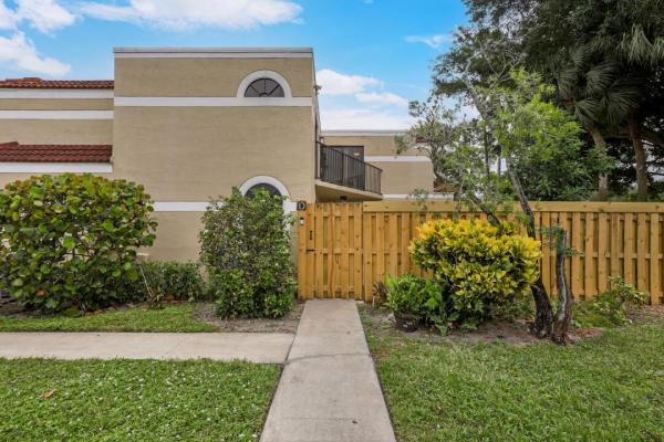 Chateau Wood, 3975 Village Dr #D, Delray Beach, Florida 33445, image 1
