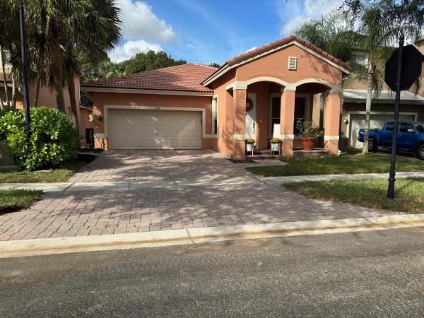 Hypoluxo Haverhill, 5069 Sancerre Cir, Lake Worth Beach, Florida 33463, image 1