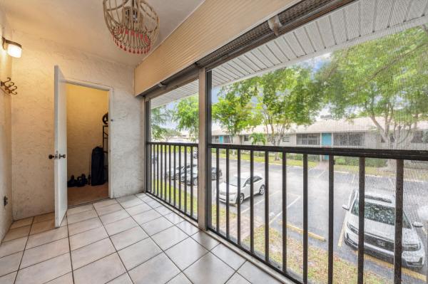 Bent Tree Gardens West, 9905 Pineapple Tree Dr #206, Boynton Beach, Florida 33436, image 2