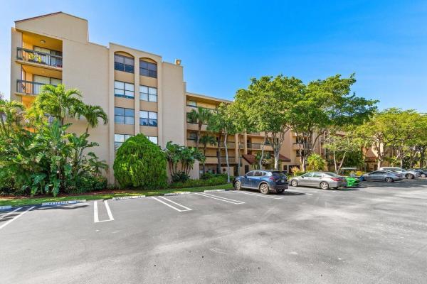 Lavers Delray Racquet Club, 450 Egret Cir #9202, Delray Beach, Florida 33444, image 1
