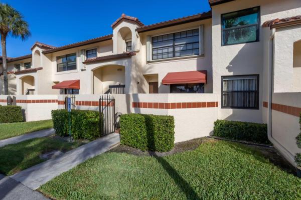 Freedom Square, 309 Freedom Ct, Deerfield Beach, Florida 33442, image 1