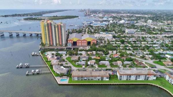 Wilshire East, 400 Wilma Cir #207, Riviera Beach, Florida 33404, image 1