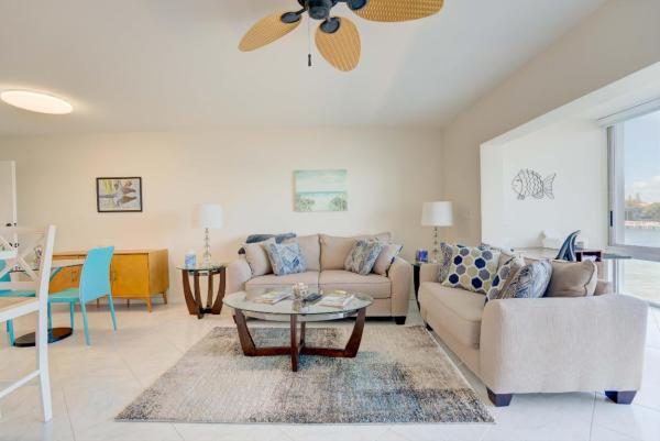 Wilshire East, 400 Wilma Cir #207, Riviera Beach, Florida 33404, image 2