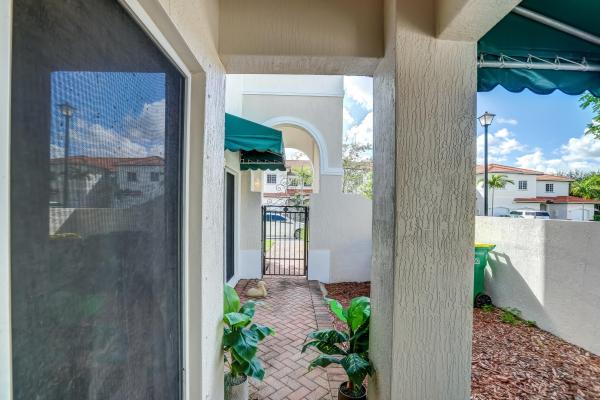Bella Vista, 2986 NW 35th Rd, Lauderdale Lakes, Florida 33311, image 1