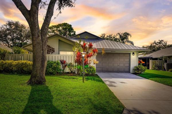 8920 SE Eaglewood Way, Florida 33455, image 1