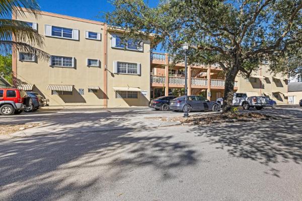 The Barclay Arms, 1943 Monroe St #110D, Hollywood, Florida 33020, image 2