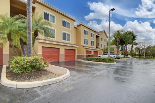 Hypoluxo's Mariner's Cay, 900 Scotia Dr #303, Hypoluxo, Florida 33462, image 1