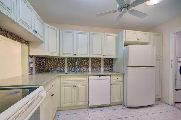 Golden Lakes Village, 121 Lake Paula Dr, West Palm Beach, Florida 33411, image 2