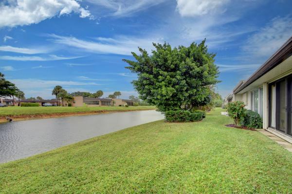 Golden Lakes Village, 121 Lake Paula Dr, West Palm Beach, Florida 33411, image 1
