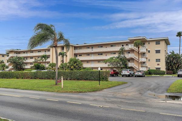Lake Clarke Gardens, 2615 S Garden Dr #202, Lake Worth Beach, Florida 33461, image 1