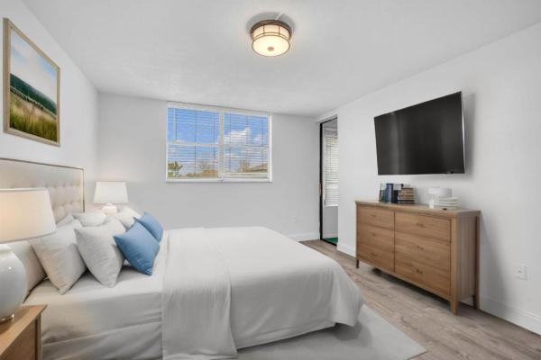 Somerset, 2840 Somerset Dr #205M, Lauderdale Lakes, Florida 33311, image 1