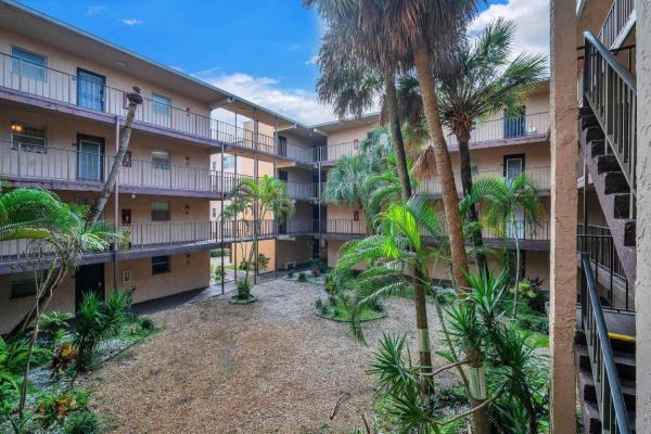 Somerset, 2840 Somerset Dr #205M, Lauderdale Lakes, Florida 33311, image 2