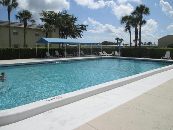 Golden Lakes Village, 100 Lake Meryl Dr #206, West Palm Beach, Florida 33411, image 2