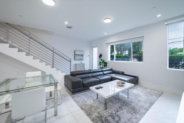 Galleria Lofts, 1034 NE 18th Ave #102, Fort Lauderdale, Florida 33304, image 1