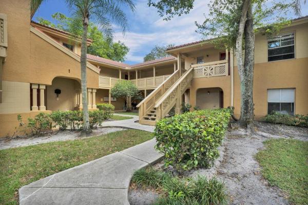 Palm Lake, 4855 Via Palm Lks #920, West Palm Beach, Florida 33417, image 1