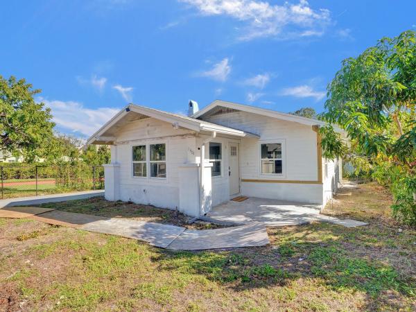 Moss & Heisler, 1404 Florida Ave, West Palm Beach, Florida 33401, image 1
