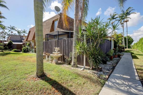 Davis Place, 2959 Genoa Pl, West Palm Beach, Florida 33406, image 1