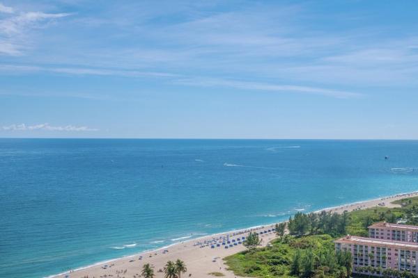 Winchester Courts, 11625 Winchester Dr #C, Palm Beach Gardens, Florida 33410, image 1