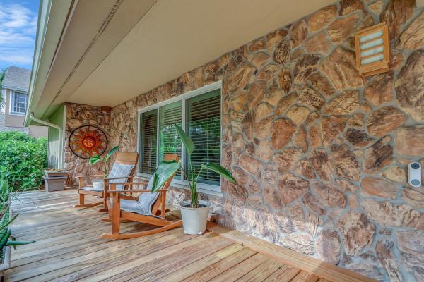 Prosperity Oaks, 2565 Prosperity Oaks Ct, Palm Beach Gardens, Florida 33410, image 2