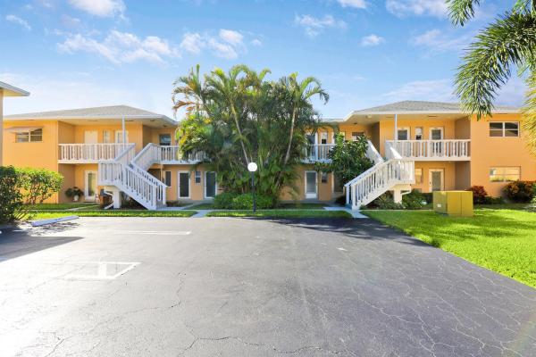 Village Royale, 2111 NE 1st Ct #104, Boynton Beach, Florida 33435, image 1