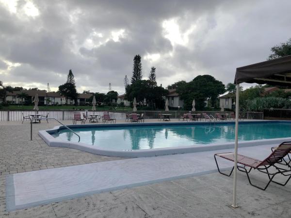 Pine Ridge At Haverhill, 4751 Sable Pine Cir #D1, West Palm Beach, Florida 33417, image 2