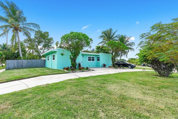 Seminole Manor, 560 Sioux Rd, Lantana, Florida 33462, image 1