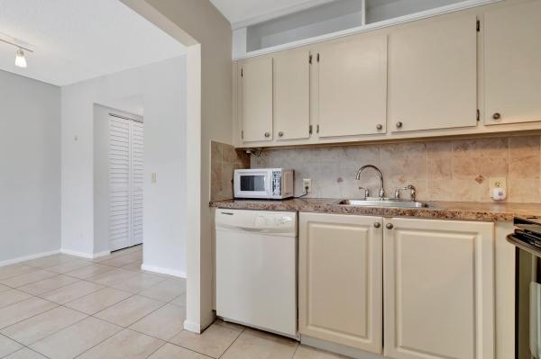 Fanshaw At Century Village, 440 Fanshaw K, Boca Raton, Florida 33434, image 2