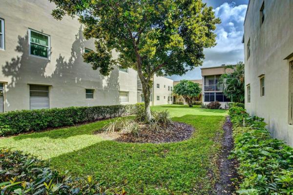 Burgundy At Kings Point, 473 Burgundy J, Delray Beach, Florida 33484, image 2