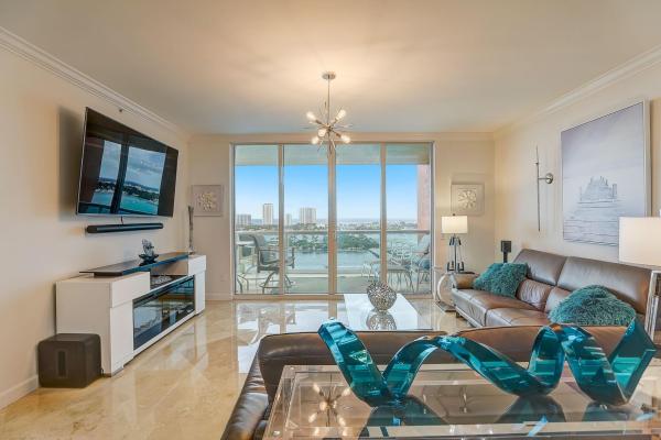 Marina Grande Club & Residences, 2640 Lake Shore Dr #1714, Riviera Beach, Florida 33404, image 1