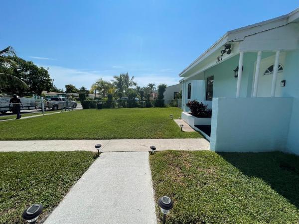 Whispering Palms, 1217 15th Ave, Lake Worth Beach, Florida 33460, image 1