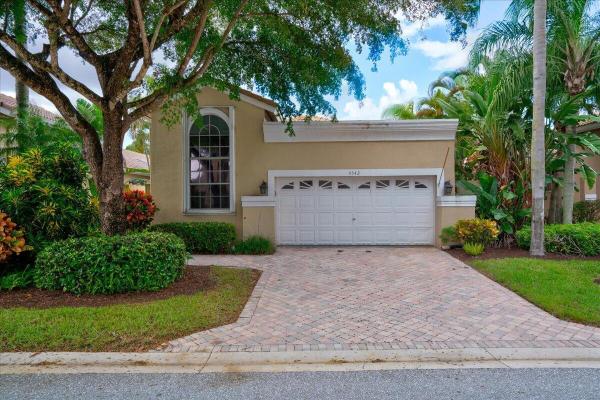 Cambridge At Wycliffe, 4542 Carlton Golf Dr, Lake Worth Beach, Florida 33449, image 1