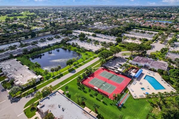 Town Villas At Moon Lake, 9200 Fairbanks Ln #4, Boca Raton, Florida 33496, image 3
