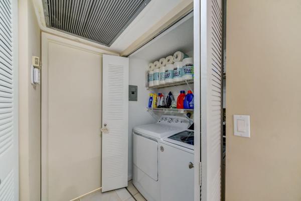 Town Villas At Moon Lake, 9200 Fairbanks Ln #4, Boca Raton, Florida 33496, image 2