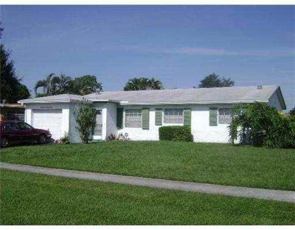 Palm Beach National Golf & Country Club Estates, 3433 Pinehurst Dr, Lake Worth Beach, Florida 33467, image 1