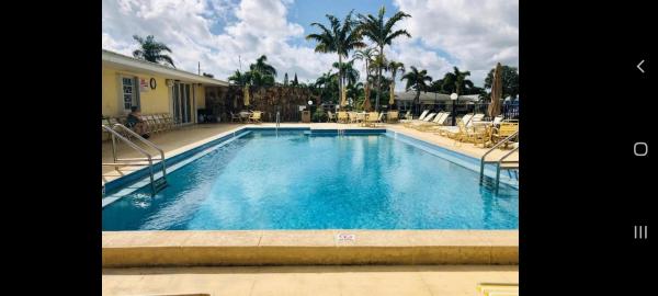 Pine Point Villas, 100 Bayview Ave #B, Boynton Beach, Florida 33435, image 1