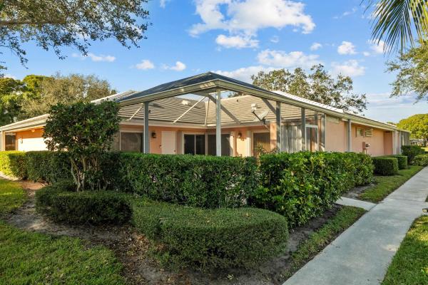 Sun Terrace At Lake Catherine, 903 Sun Terrace Ct, Palm Beach Gardens, Florida 33403, image 1