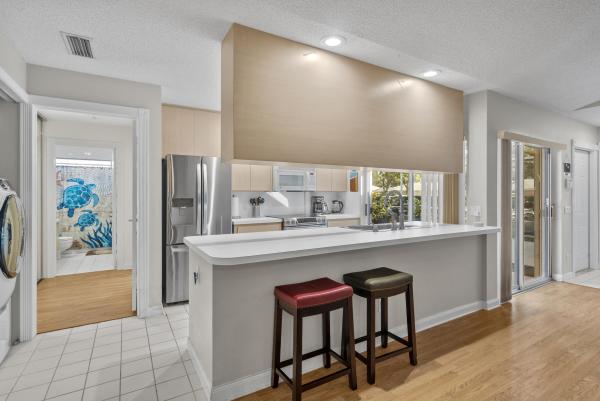 Sun Terrace At Lake Catherine, 903 Sun Terrace Ct, Palm Beach Gardens, Florida 33403, image 2