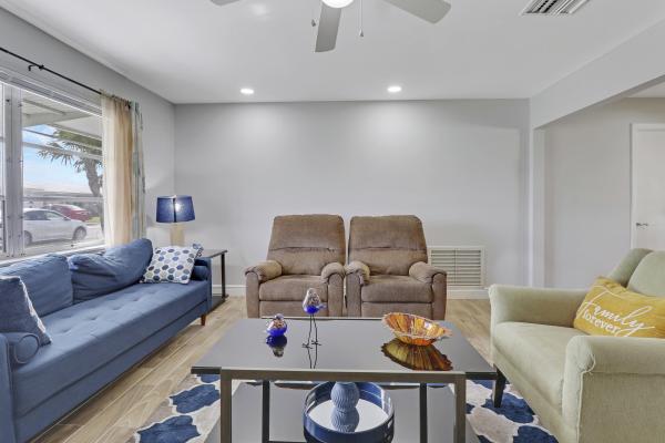 Palm Beach Leisureville, 2389 SW 10th Ave, Boynton Beach, Florida 33426, image 1
