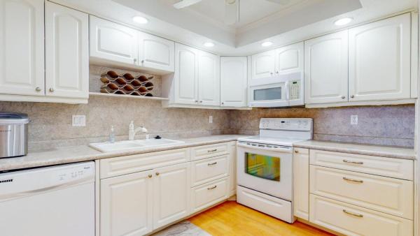Phoenix Towers, 2800 N Ocean Dr #B10C, Riviera Beach, Florida 33404, image 1