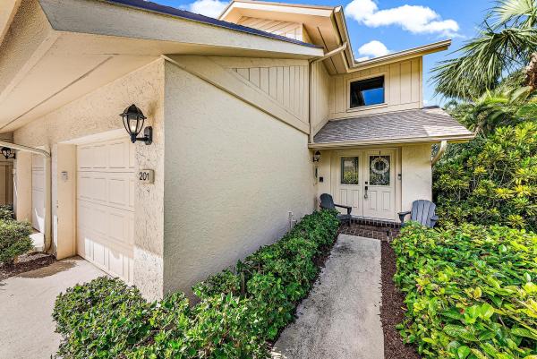 Waterbend At Jonathan's Landing, 17137 Waterbend Dr #201, Jupiter, Florida 33477, image 1