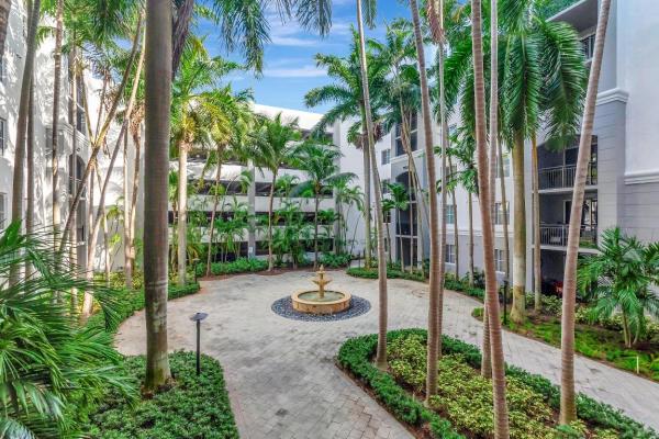 Vizcaya Lakes, 1690 Renaissance Commons Blvd #1206, Boynton Beach, Florida 33426, image 1