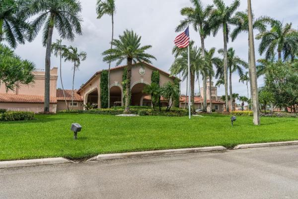 Huntington Pointe, 6037 Pointe Regal Cir #304, Delray Beach, Florida 33484, image 2
