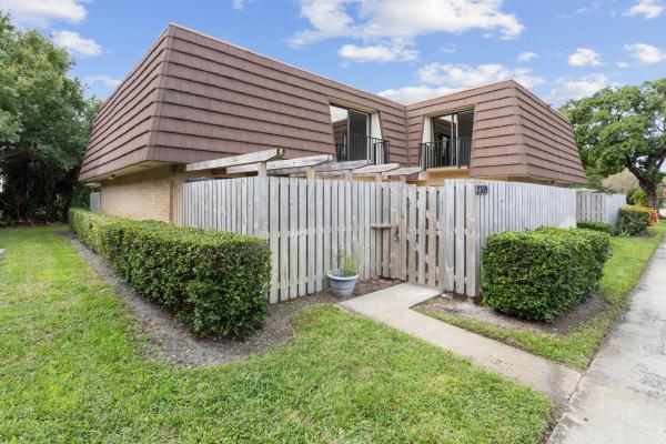 Garden Lakes, 2309 23rd Ln, Palm Beach Gardens, Florida 33418, image 2