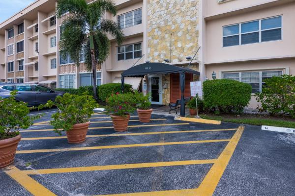Gulfstream Garden, 410 SE 2nd St #315, Hallandale Beach, Florida 33009, image 1
