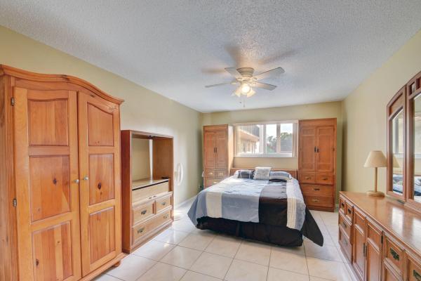 Lakeside Village, 225 Bonnie Blvd #310, Palm Springs, Florida 33461, image 2